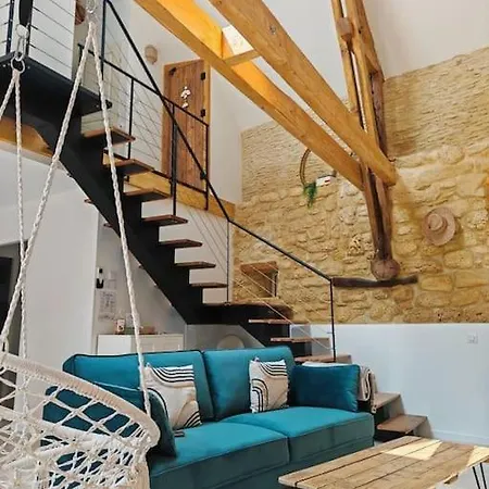 Dom wakacyjny Milharoc, Insolite Avec *