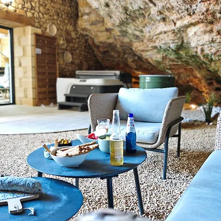 Milharoc, Insolite Avec Milhac