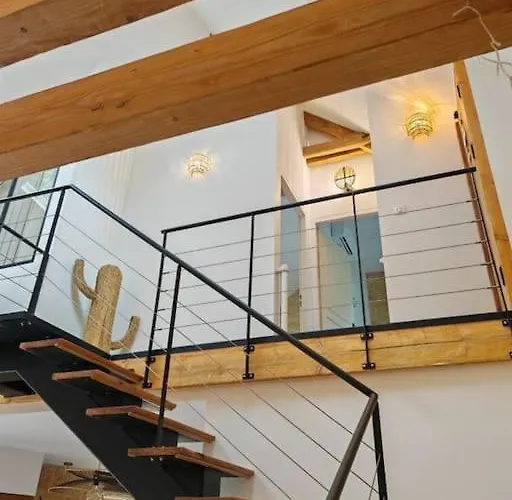 Milharoc, Insolite Avec